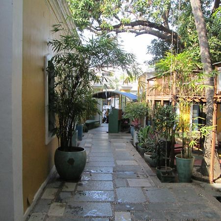 Hotel Du Parc بونديتْشيري المظهر الخارجي الصورة