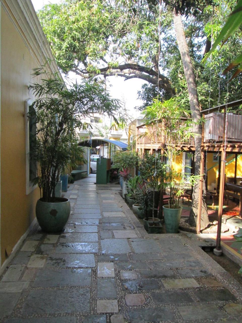 Hotel Du Parc بونديتْشيري المظهر الخارجي الصورة